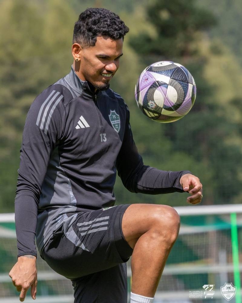 الأهلي يواجه كومو: استعدادات قوية للمباراة المرتقبة