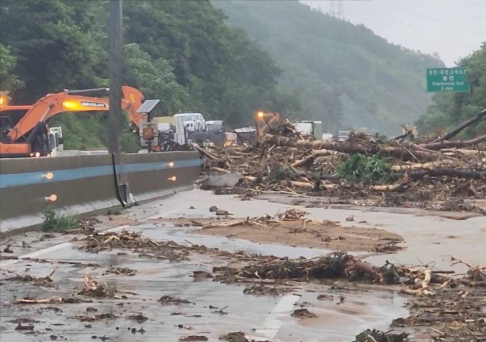 مقتل 17 في كوريا الجنوبية بسبب الأمطار والانهيارات الأرضية