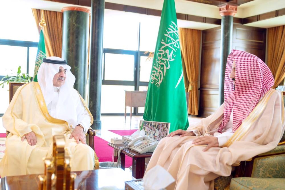 أمير تبوك يلتقي مدير هيئة الأمر بالمعروف بالمنطقة