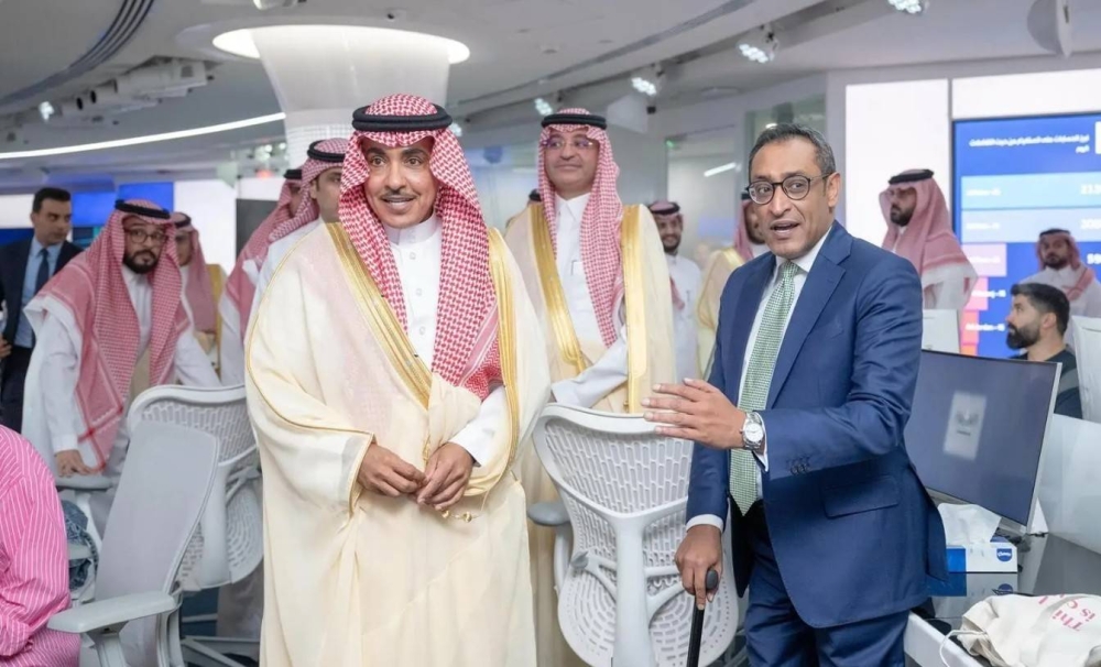 وزير الإعلام يزور شبكة العربية بالرياض لتعزيز التعاون