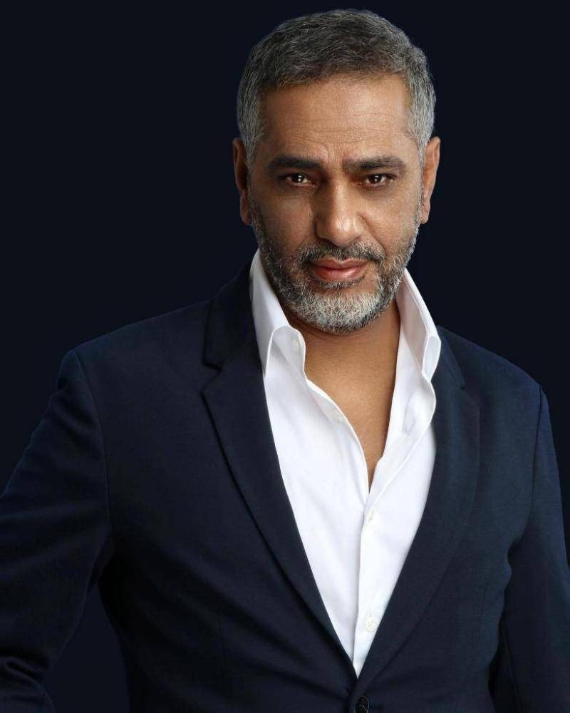 فضل شاكر يسلم نفسه للسلطات اللبنانية بعد تهديدات بالقتل