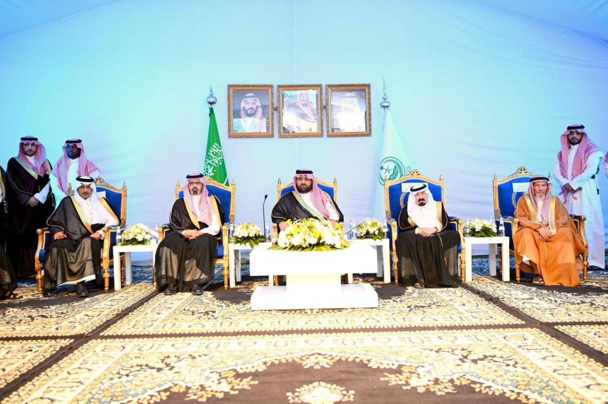 أمير جازان ونائبه يناقشان تنمية فيفاء مع مشايخها وأهاليها