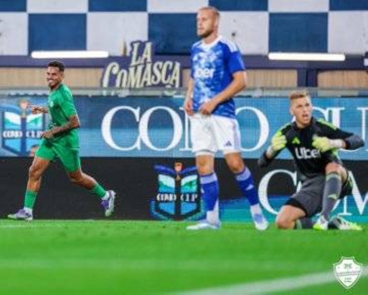 الأهلي يتعرض لهزيمة ثلاثية أمام كومو الإيطالي