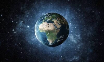 لماذا تدور 6 أقمار حول الأرض؟ اكتشف الأسباب الآن!