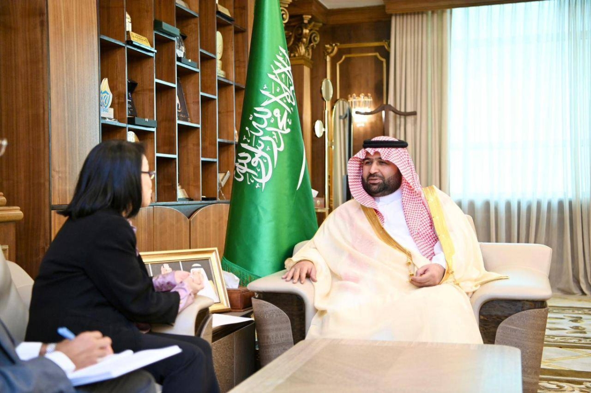 استقبال أمير جازان للقنصل البريطاني يعزز العلاقات الثنائية