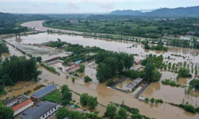 أمطار غزيرة في بكين: وفاة 30 وإجلاء 80 ألف شخص