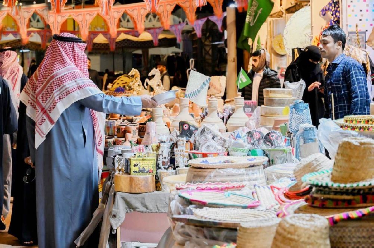 مساحات منافذ الجملة والأكشاك للأنشطة غير الغذائية