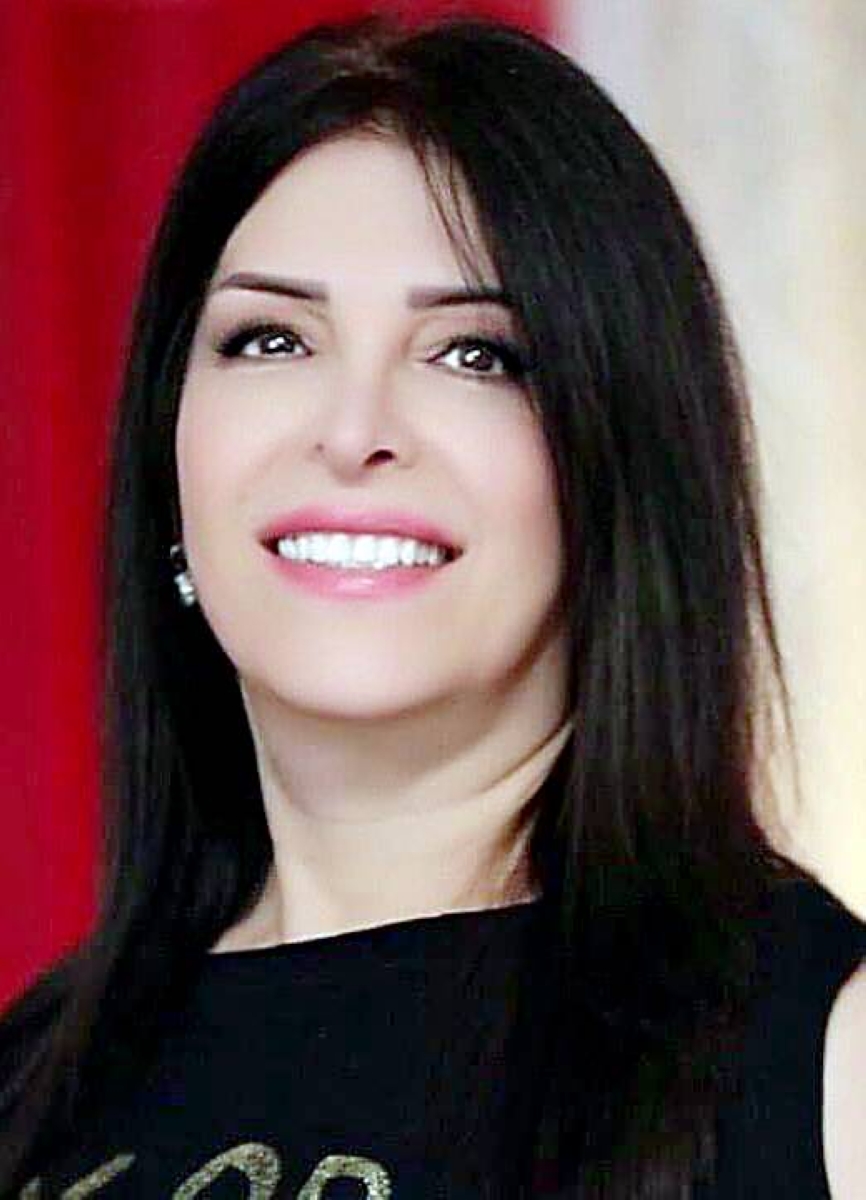 "بداية القصيدة في سحر الليل: إلهام وإبداع"