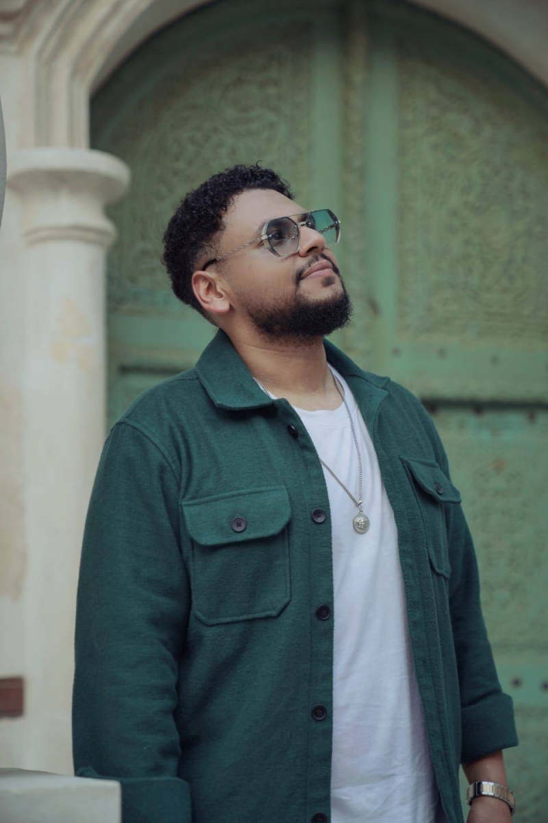 الفنان السعودي مونين يطلق أغنية جديدة نحو العالمية