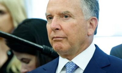 حماس تدرس التخلي عن السلاح: تصريحات المبعوث الأمريكي