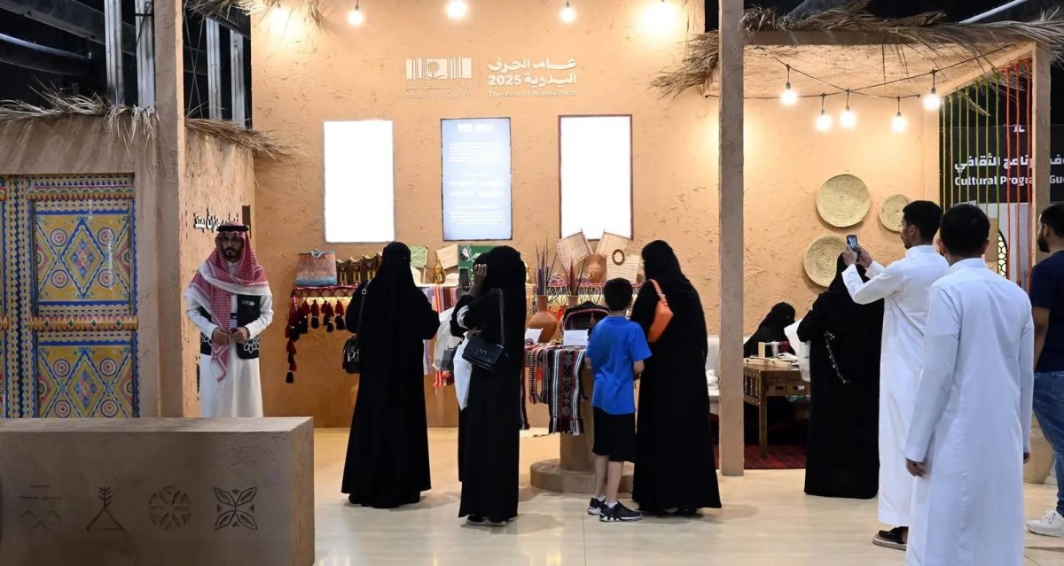 احتفاء وزارة الثقافة بالحرف اليدوية في معرض الكتاب 2025