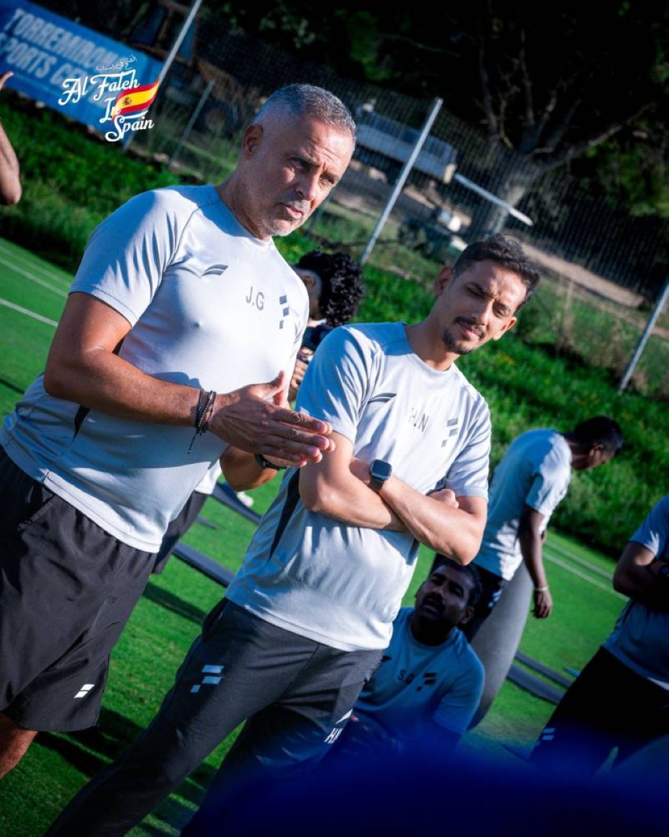 الفتح يبدأ معسكر إسبانيا بمناورة فنية مميزة