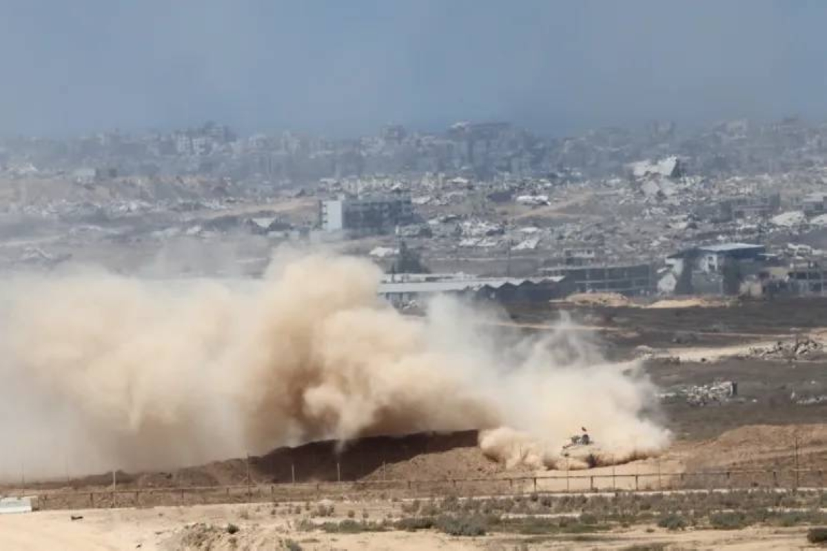 مجزرة في غزة: مقتل 25 نازحاً وطالب مساعدة