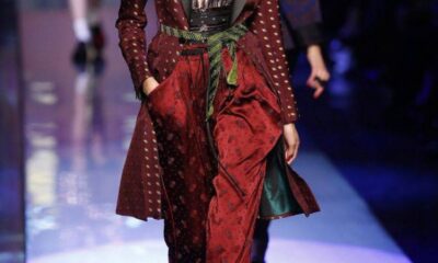 موضة Indie Sleaze تتألق في ربيع وصيف 2025