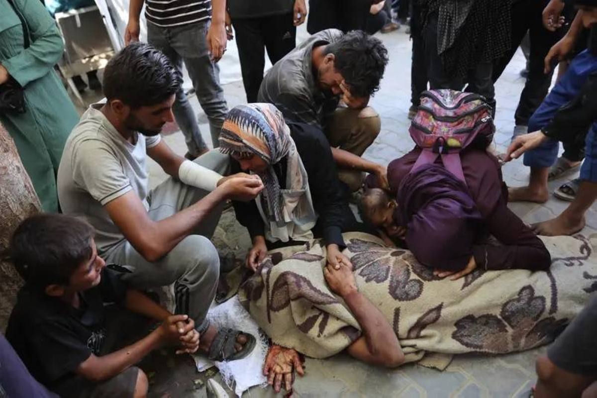 مقتل 20 فلسطينياً في حادث شاحنة مساعدات بغزة