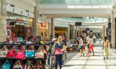 زيادة التعرفة الجمركية ترفع أسعار الملابس والأحذية 40