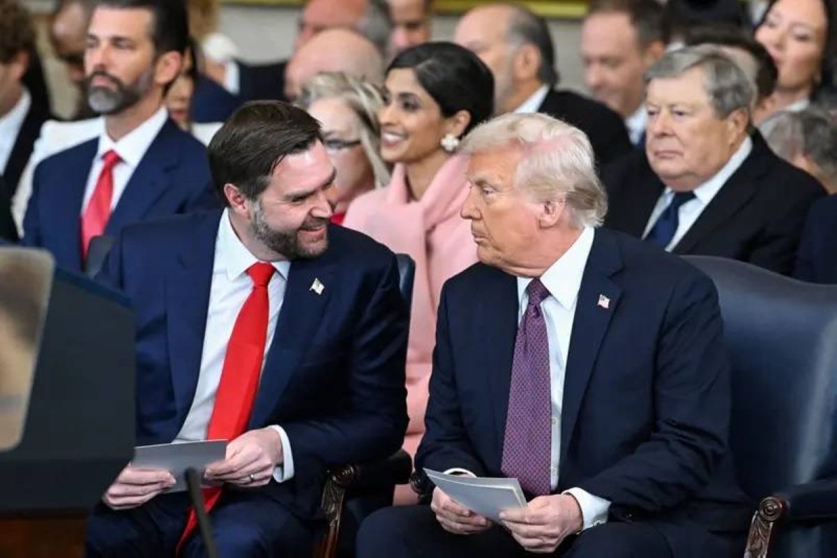 ترمب يلمح لخليفته المحتمل: دي فانس أم روبيو؟