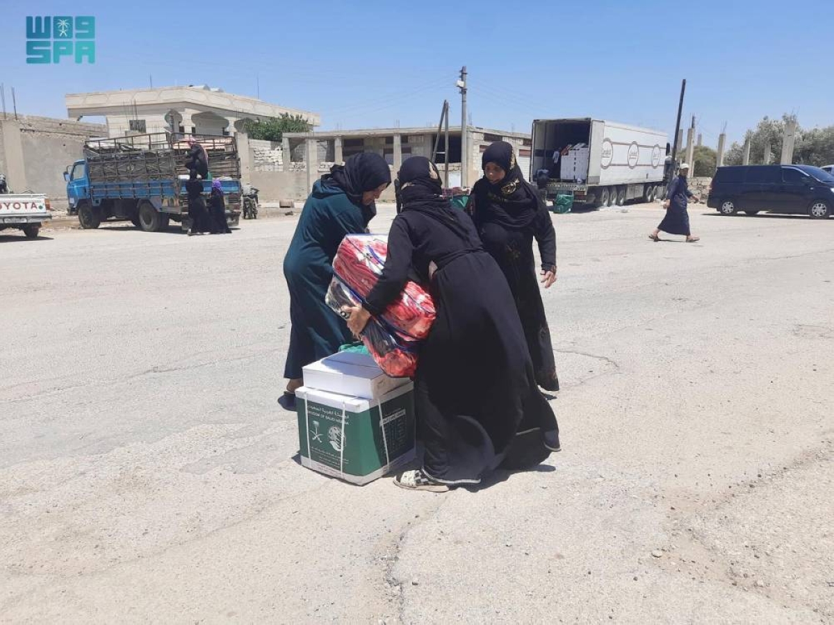 مساعدات غذائية من مركز سلمان للنازحين في السويداء
