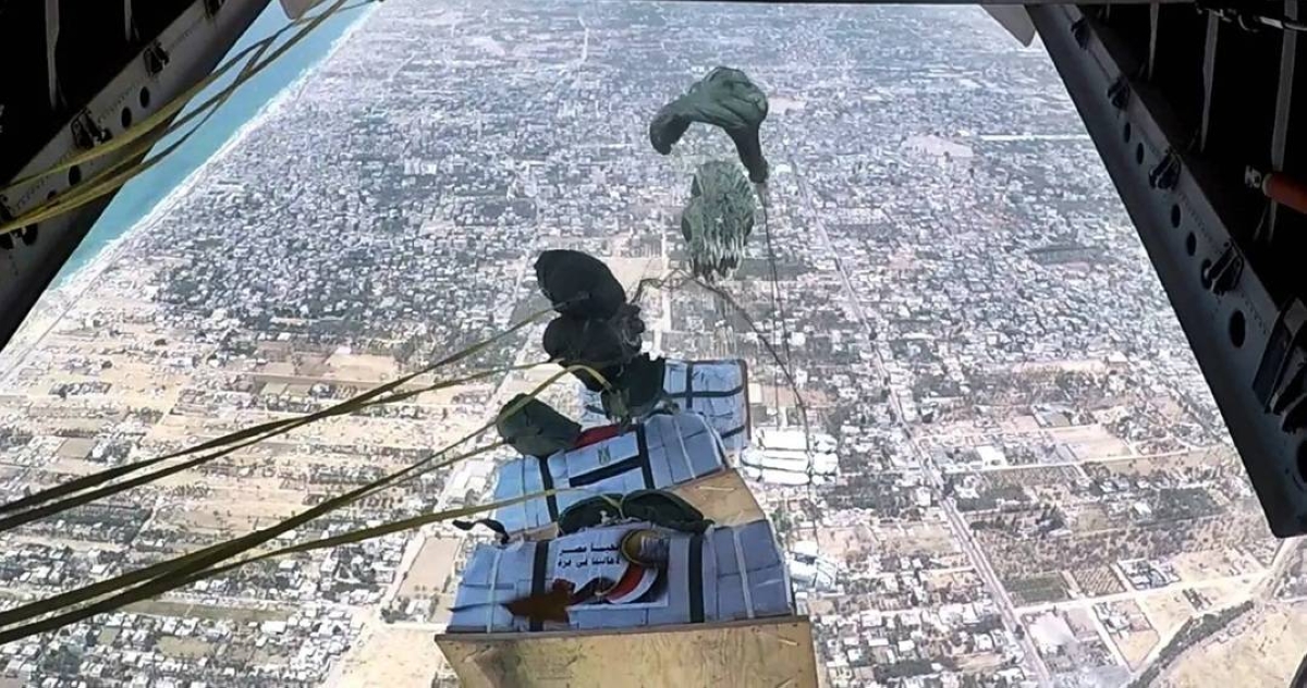 مصر تدعم غزة بإسقاط المساعدات الغذائية جواً