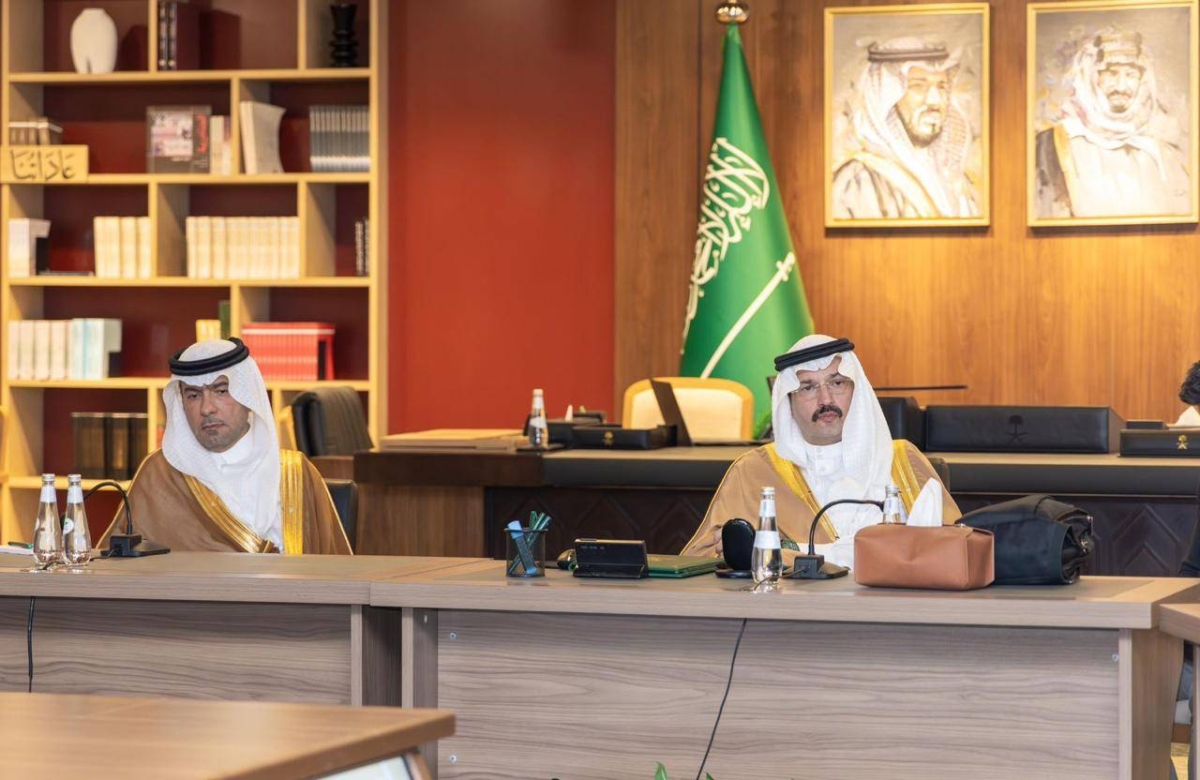 مشاريع عسير: استعراض الأمير ووزير البلديات