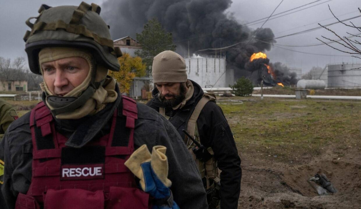 أوكرانيا تستهدف مخزن مسيرات روسي وموسكو تدمر 72 طائرة