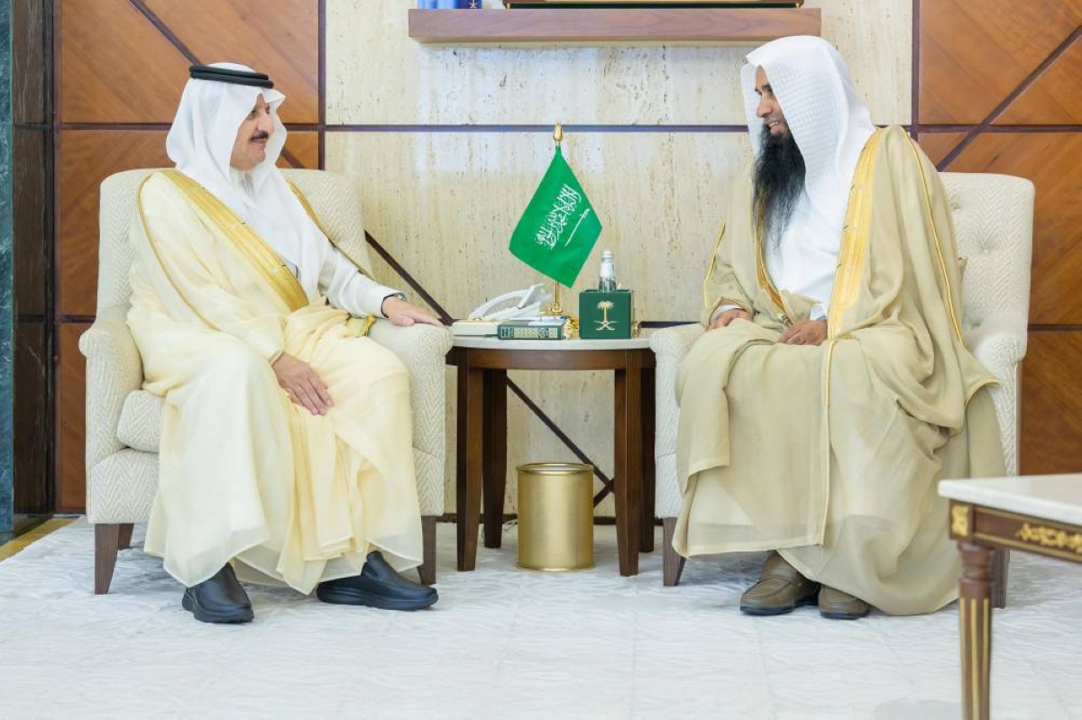 استقبال سعود بن نايف لمدير البحوث والإفتاء بالشرقية