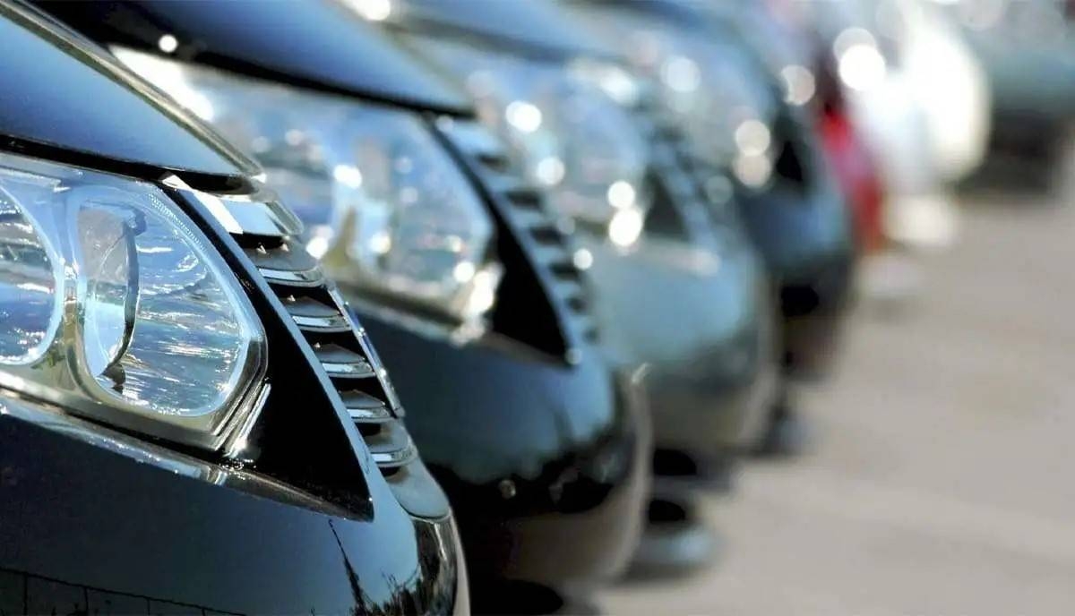 مدة تشغيل السيارات المؤجرة: 5 سنوات كحد أقصى