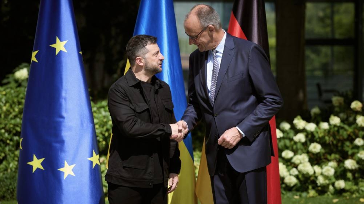 زيلينسكي يدعو لوقف إطلاق النار بعد اجتماع ترمب والقادة الأوروبيين