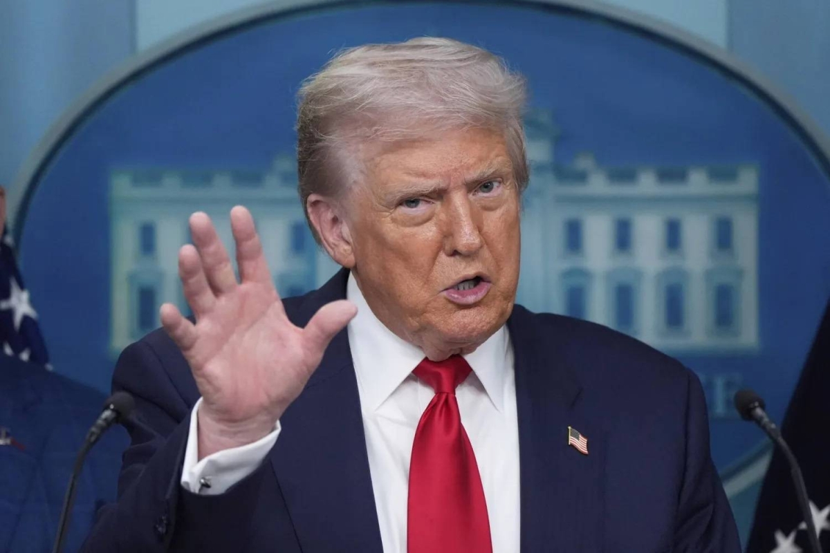 ترمب يخطط لاجتماع ثلاثي مع بوتين وزيلينسكي بعد قمة ألاسكا