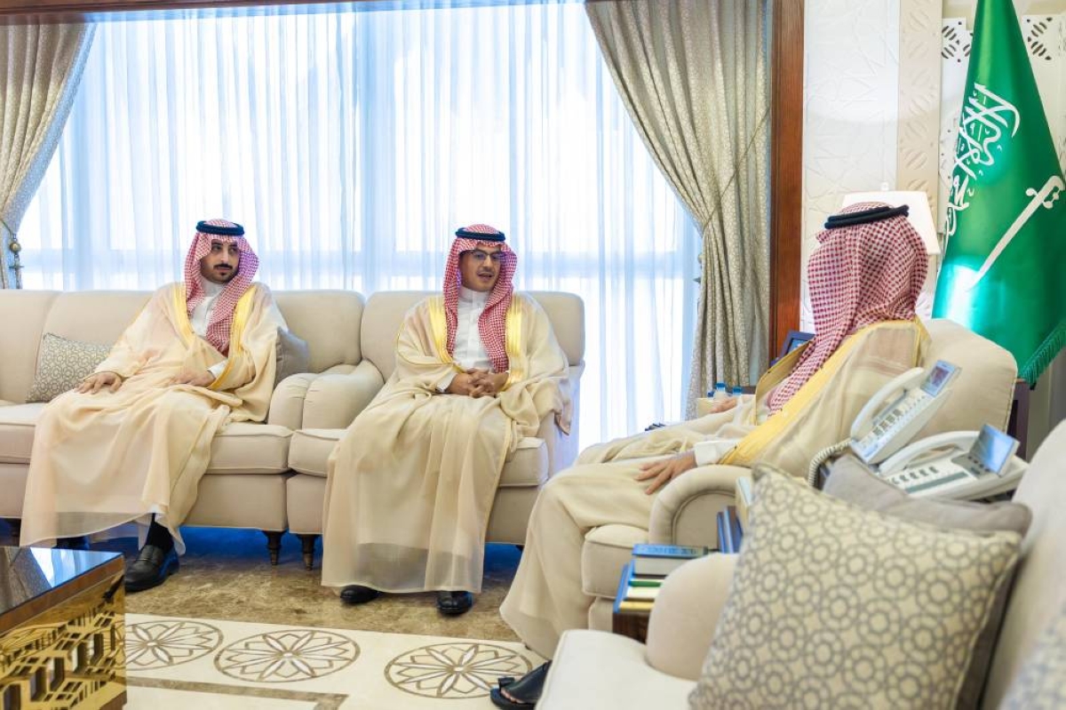 نائب أمير الشرقية يستعرض تقرير مشاريع هيئة النقل