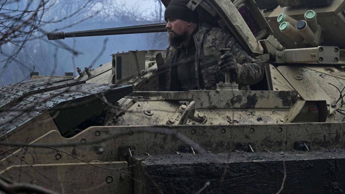 تعزيزات عسكرية أوكرانية بالشرق: الأسباب والتفاصيل