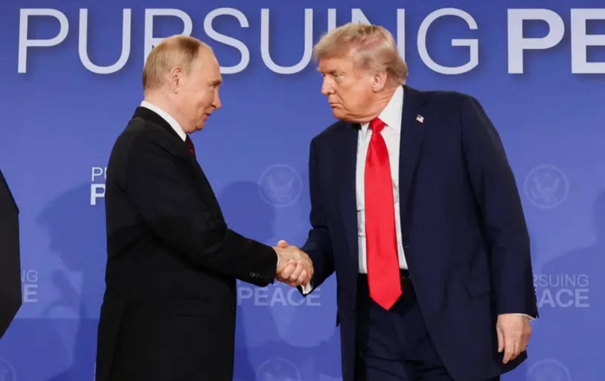 بوتين وترمب يتوصلان لتفاهم قد يجلب السلام لأوكرانيا