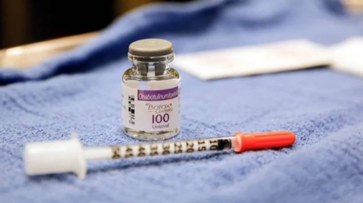 أضرار حقن البوتكس في الوجه والشفاه: 5 مخاطر مهمة