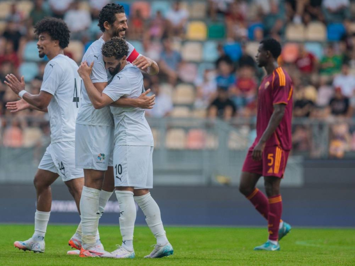 تعادل مثير بين نيوم وروما الإيطالي في مباراة حماسية