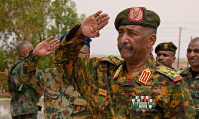 البرهان يجري تغييرات في قيادة الجيش السوداني