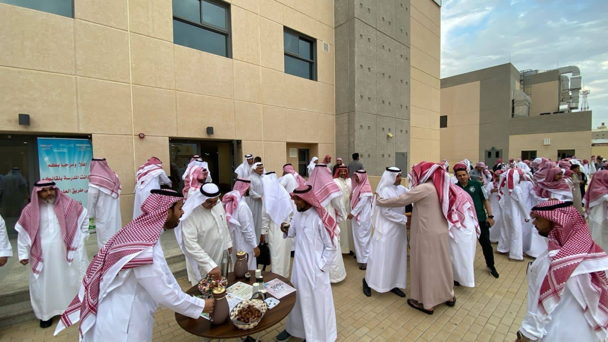 طلاب السعودية يبدؤون العام الدراسي الجديد على دفعتين