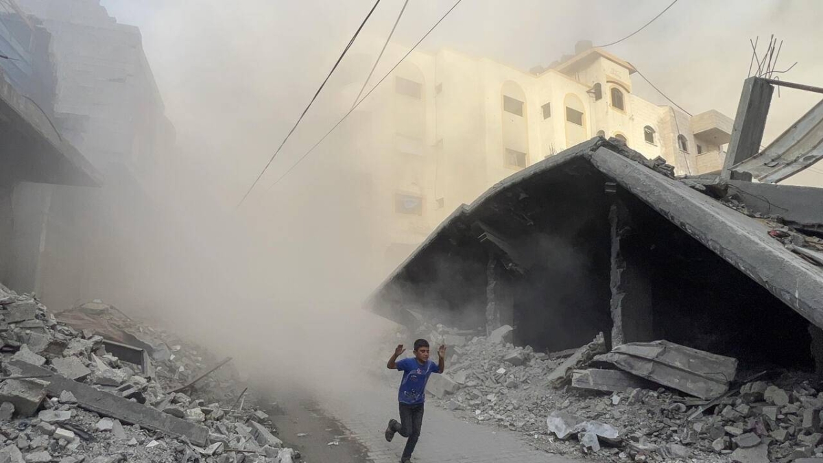 إسرائيل تبدأ هجوم غزة: مقتل 64 فلسطينياً في المرحلة الأولى