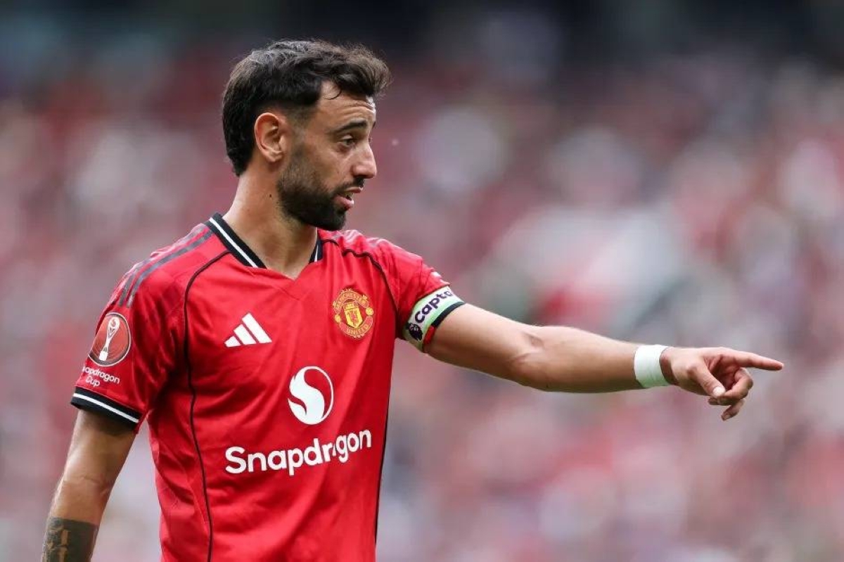 برونو فيرنانديز يقترب من الانضمام لنادي الاتحاد السعودي