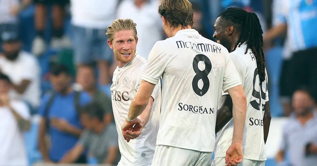 دي بروين يقود نابولي لانتصار مثير على ساسولو في الدوري الإيطالي