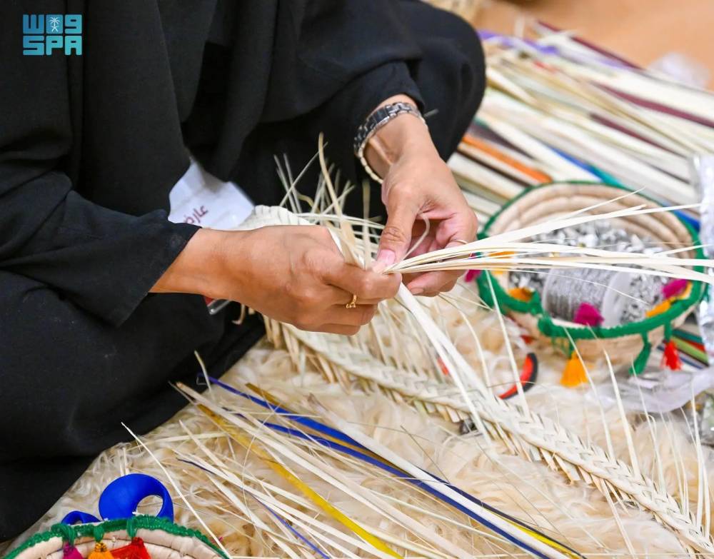 "إحياء التراث: أم عبد الله وجدائل النخيل"