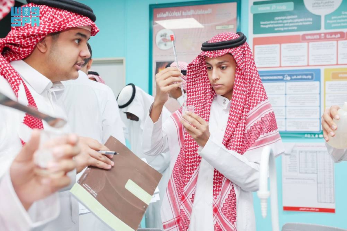 9900 طالب يشاركون في برنامج موهبة بالمدارس المتميزة
