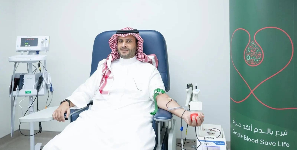 تركي بن محمد يشارك في حملة التبرع بالدم الوطنية