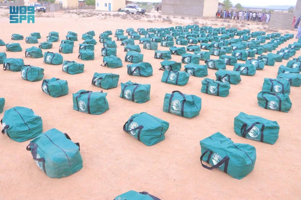 مساعدات خيام وحقائب إيواء للنازحين في أودل الصومال