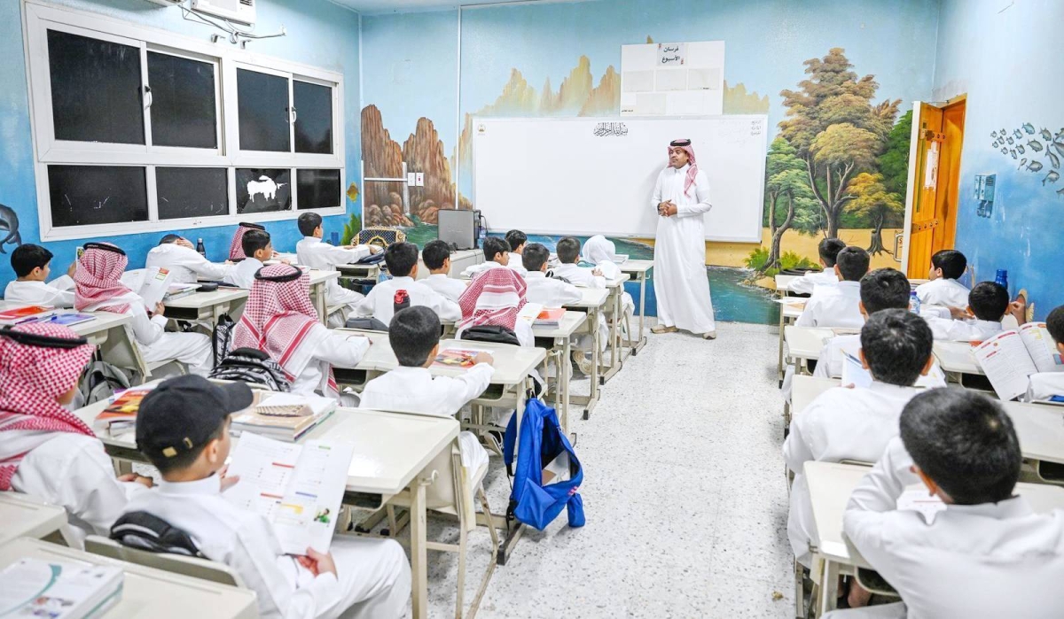 ساعات عمل المعلمين: 35 أسبوعياً ومناوبة قبل الدوام