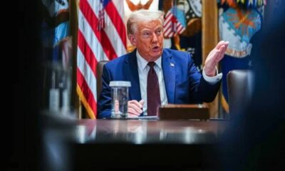 ترمب يهدد روسيا بحرب اقتصادية ويشكك في براءة زيلينسكي