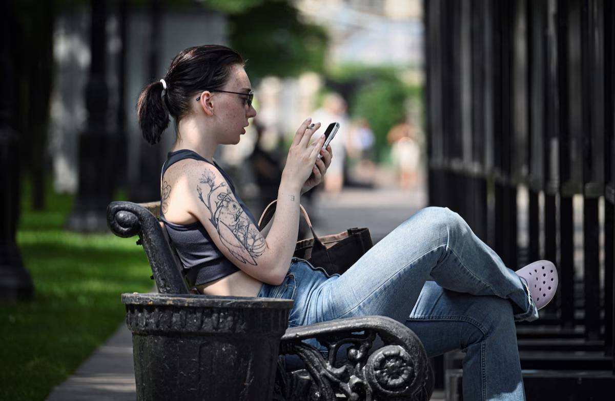 روسيا تستبدل واتساب بتطبيق محلي لتعزيز السيطرة التكنولوجية