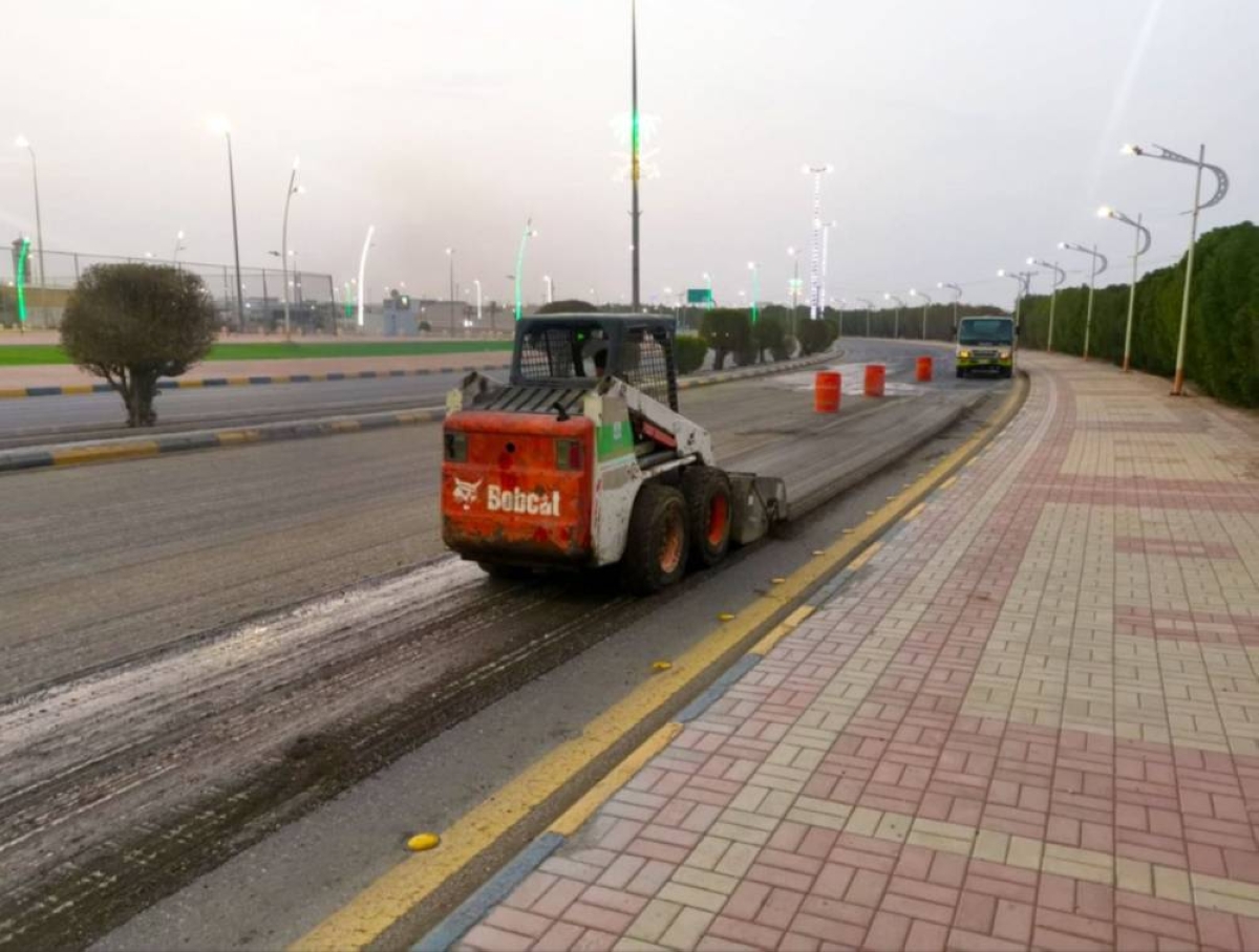 إعادة تأهيل طرق النعيرية: تحسين 64 ألف متر مربع