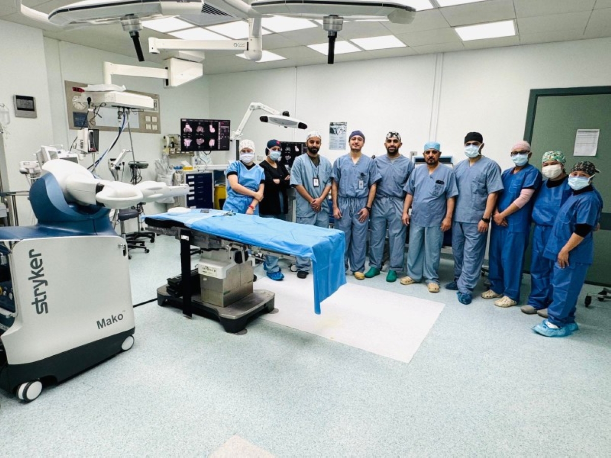 نجاح أول عملية استبدال مفاصل بالروبوت في مدينة الملك سعود الطبية