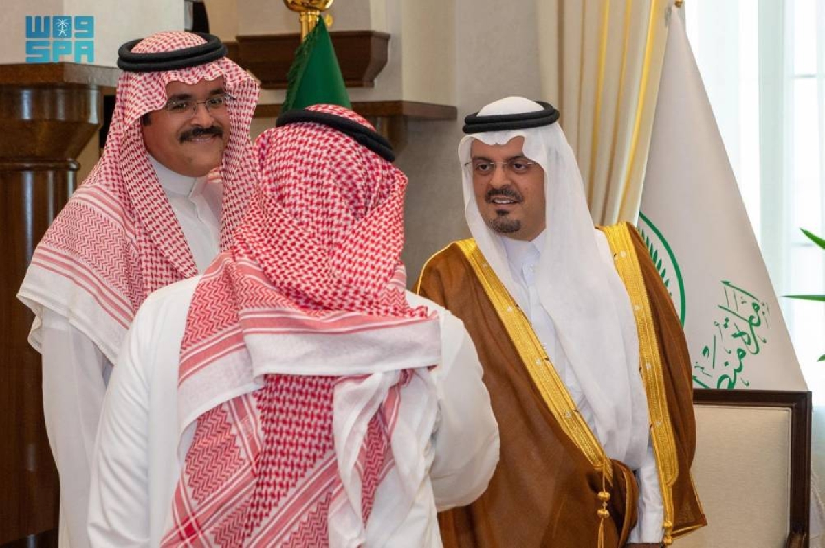 نائب أمير مكة يلتقي لجنة الجودة والفريق القانوني