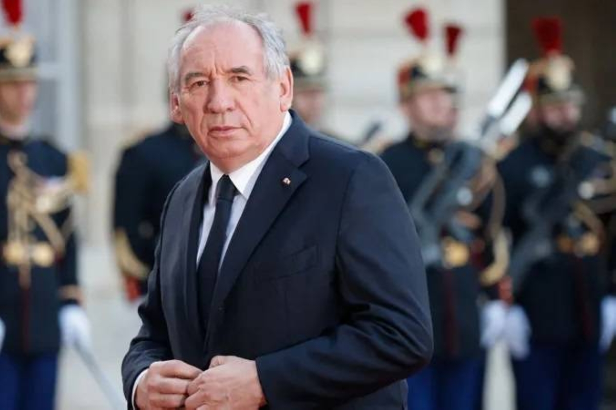 رئيس وزراء فرنسا يدعو للحوار ويرفض الانتخابات المبكرة